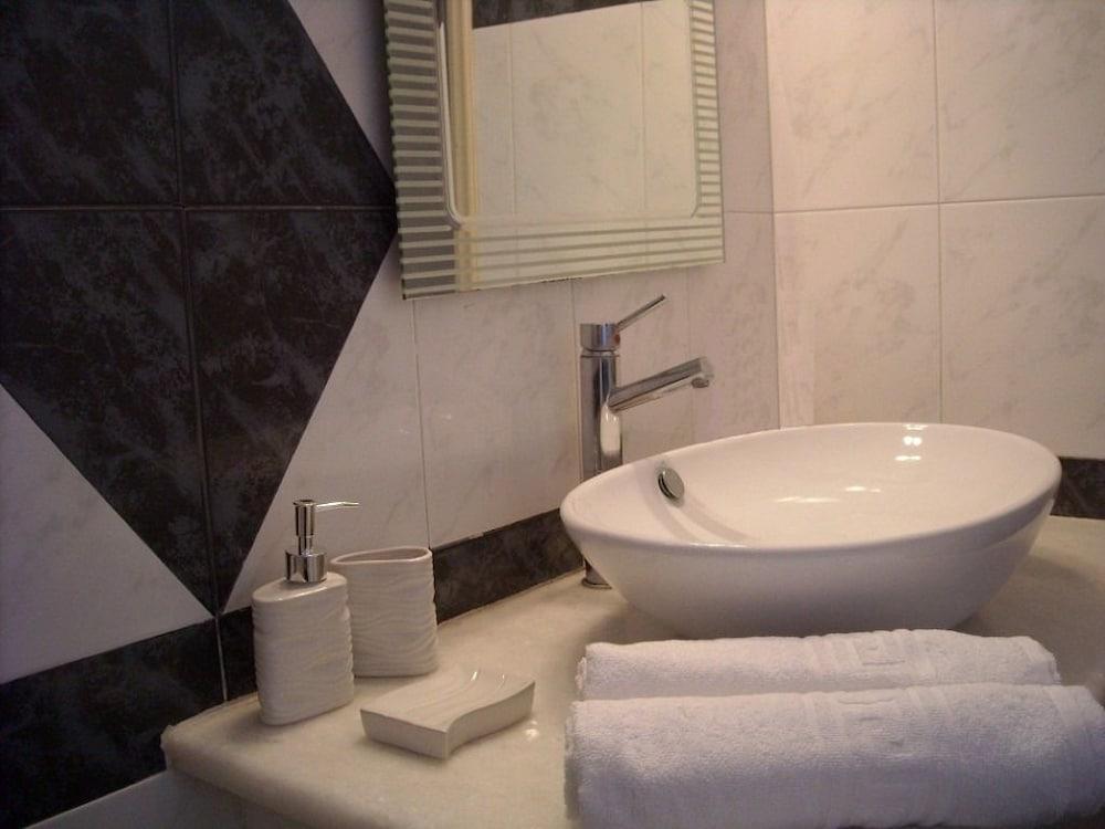 Kafouros Hotel Kamari  Luaran gambar
