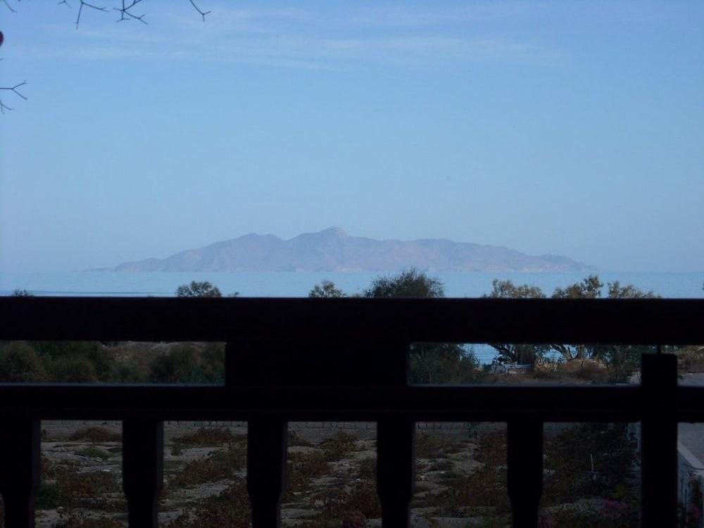 Kafouros Hotel Kamari  Luaran gambar