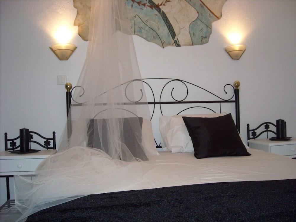 Kafouros Hotel Kamari  Bilik gambar