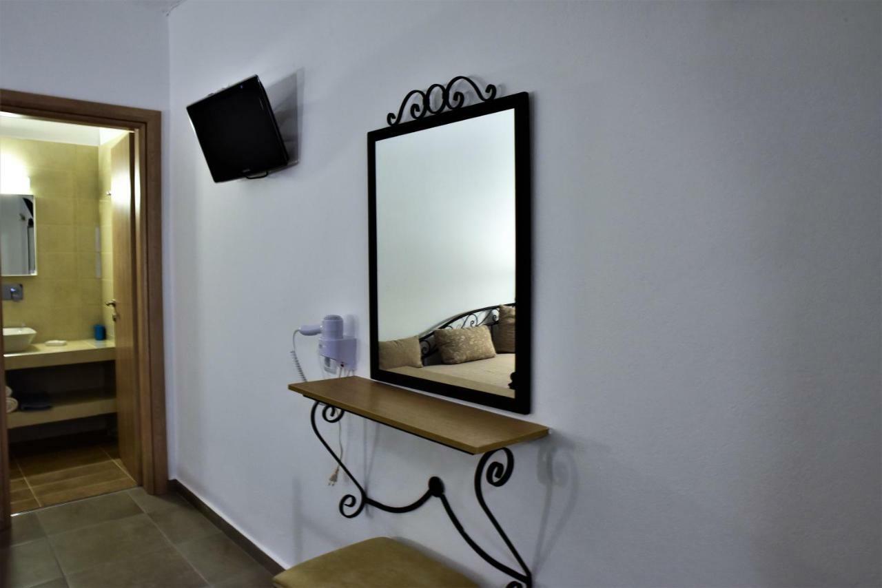 Kafouros Hotel Kamari  Luaran gambar