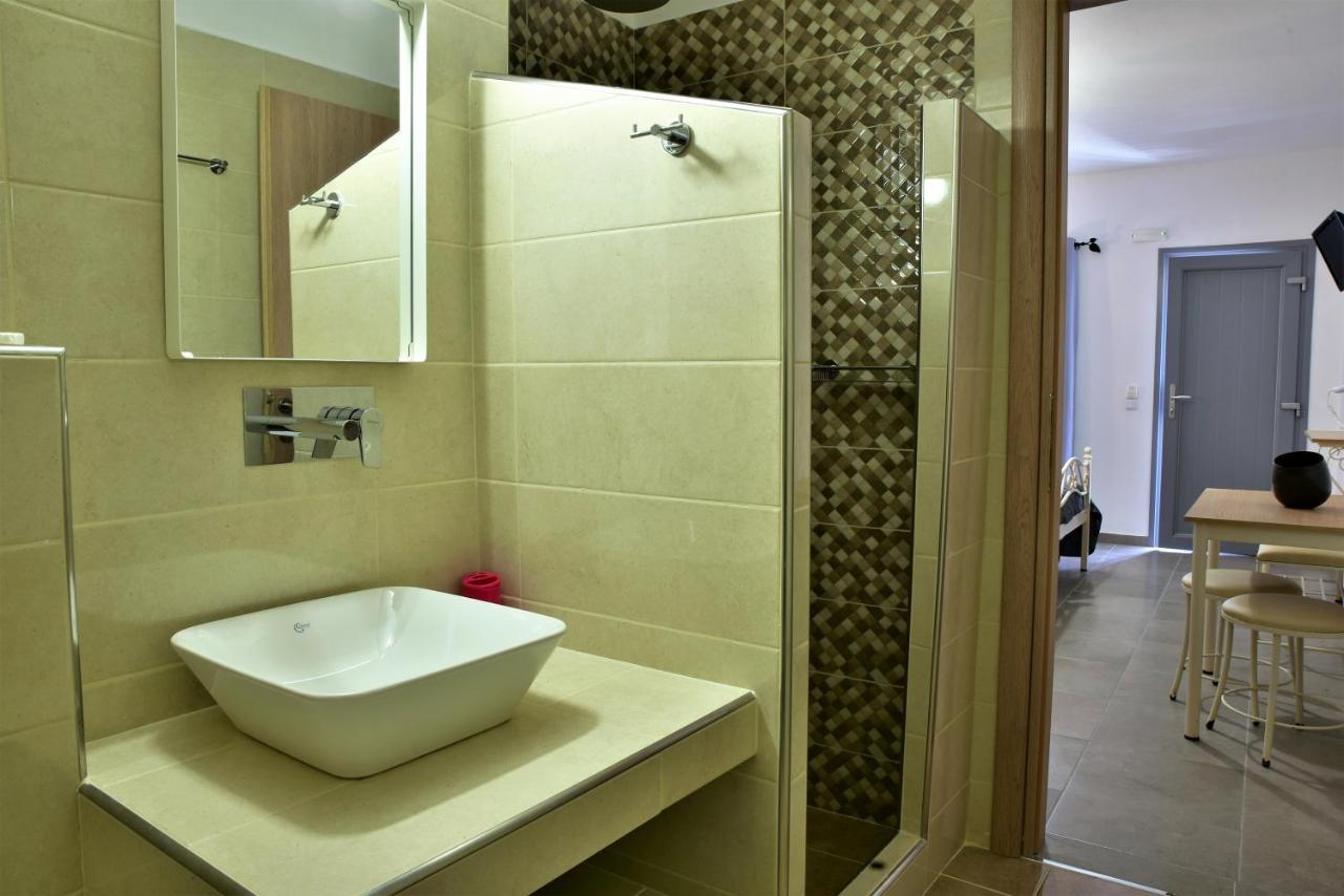 Kafouros Hotel Kamari  Luaran gambar